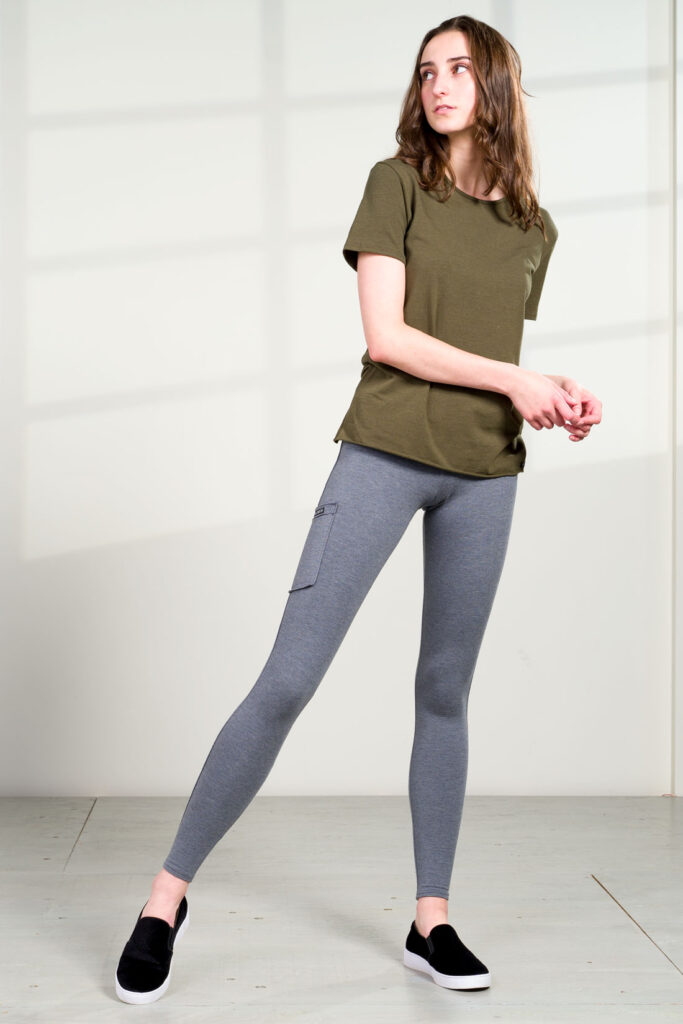 Bamboo T-Shirt in olive green and bamboo legging with a pocket
